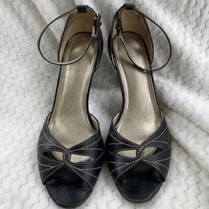 Unisa Black Heels